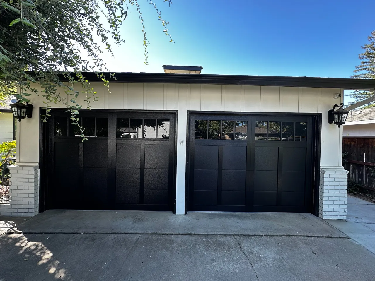 Garage door repair photo